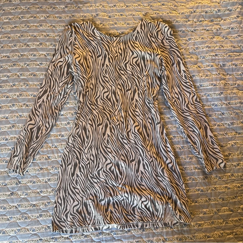 Elegant Zebra Pattern Long Sleeve Dress